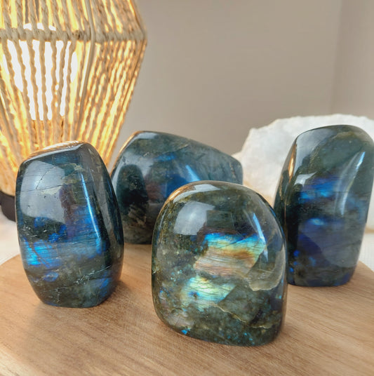 Labradorite formes libre